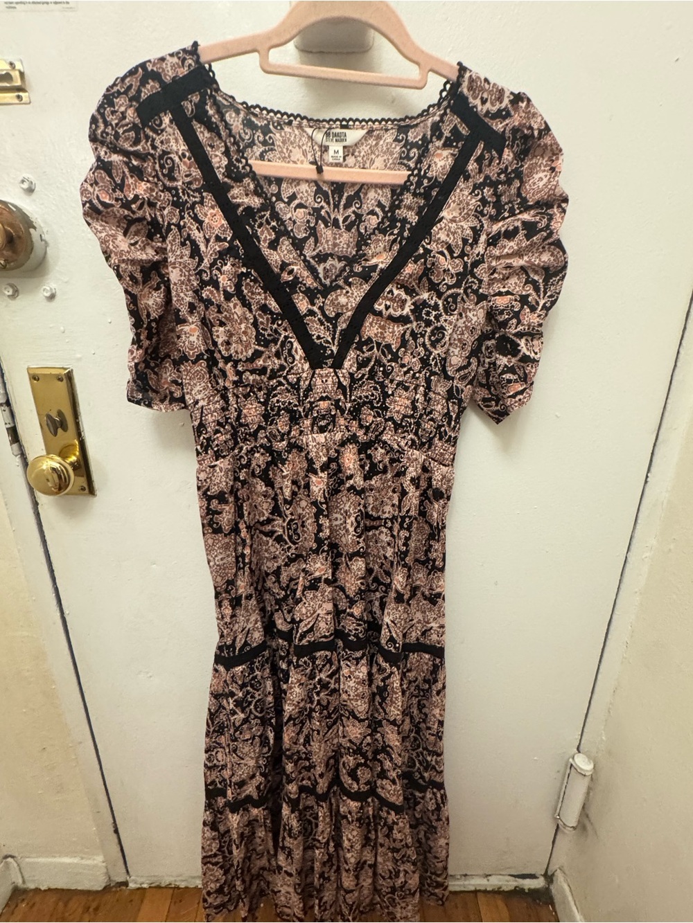 BB Dakota Paisley V-Neck Tiered Midi Dress - Black & Tan - Picture 2 of 4